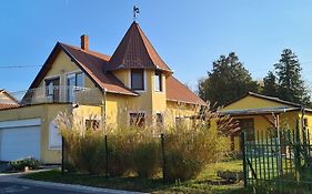 Hajas Família Kiadó Szobák