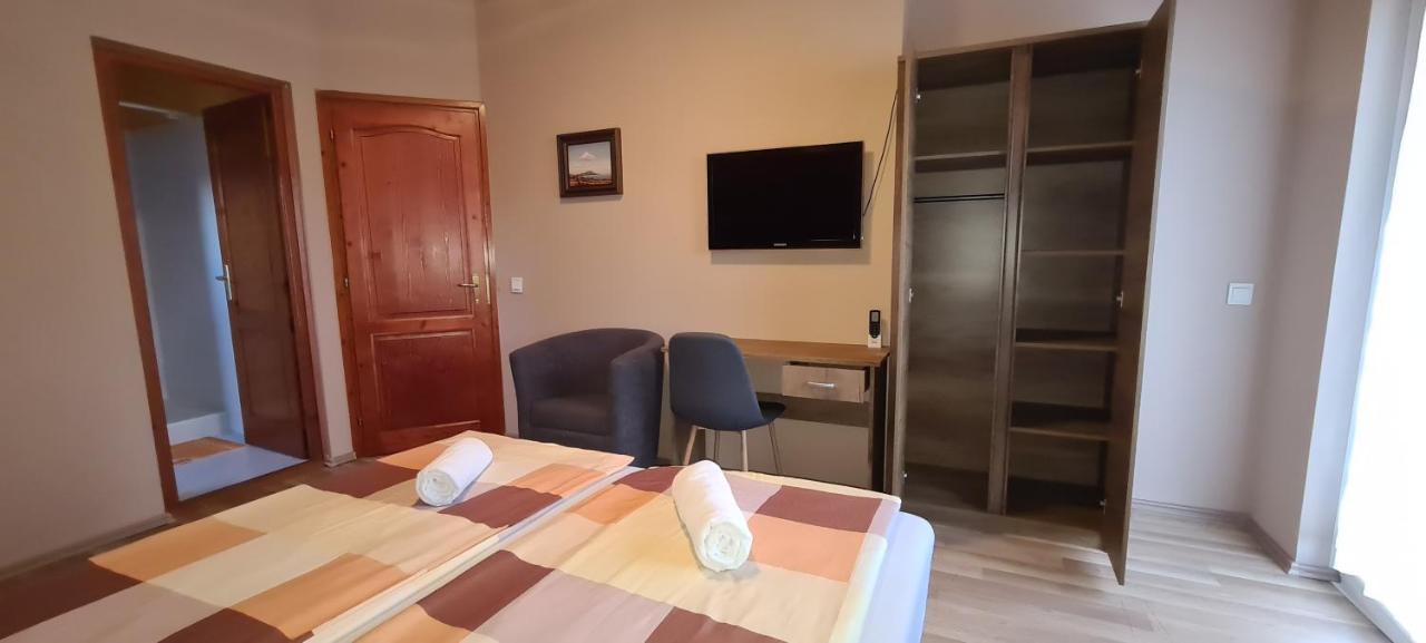 Hajas Família Kiadó Szobák Balatonmáriafürdő Kültér fotó