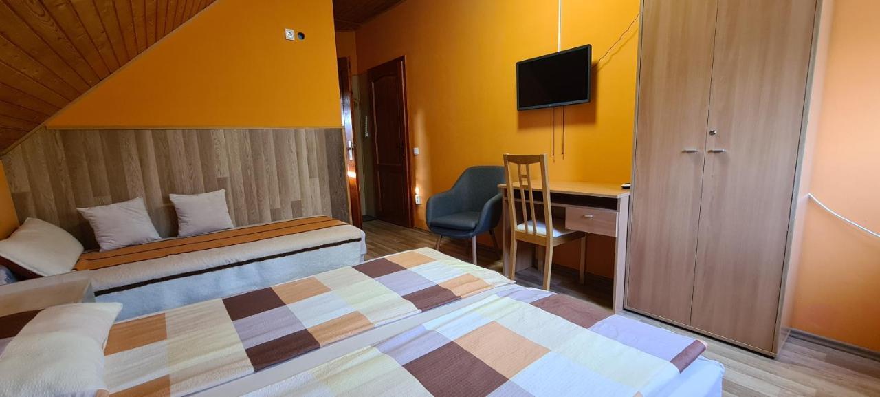 Hajas Família Kiadó Szobák Balatonmáriafürdő Kültér fotó