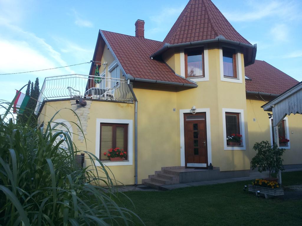 Hajas Família Kiadó Szobák Balatonmáriafürdő Kültér fotó